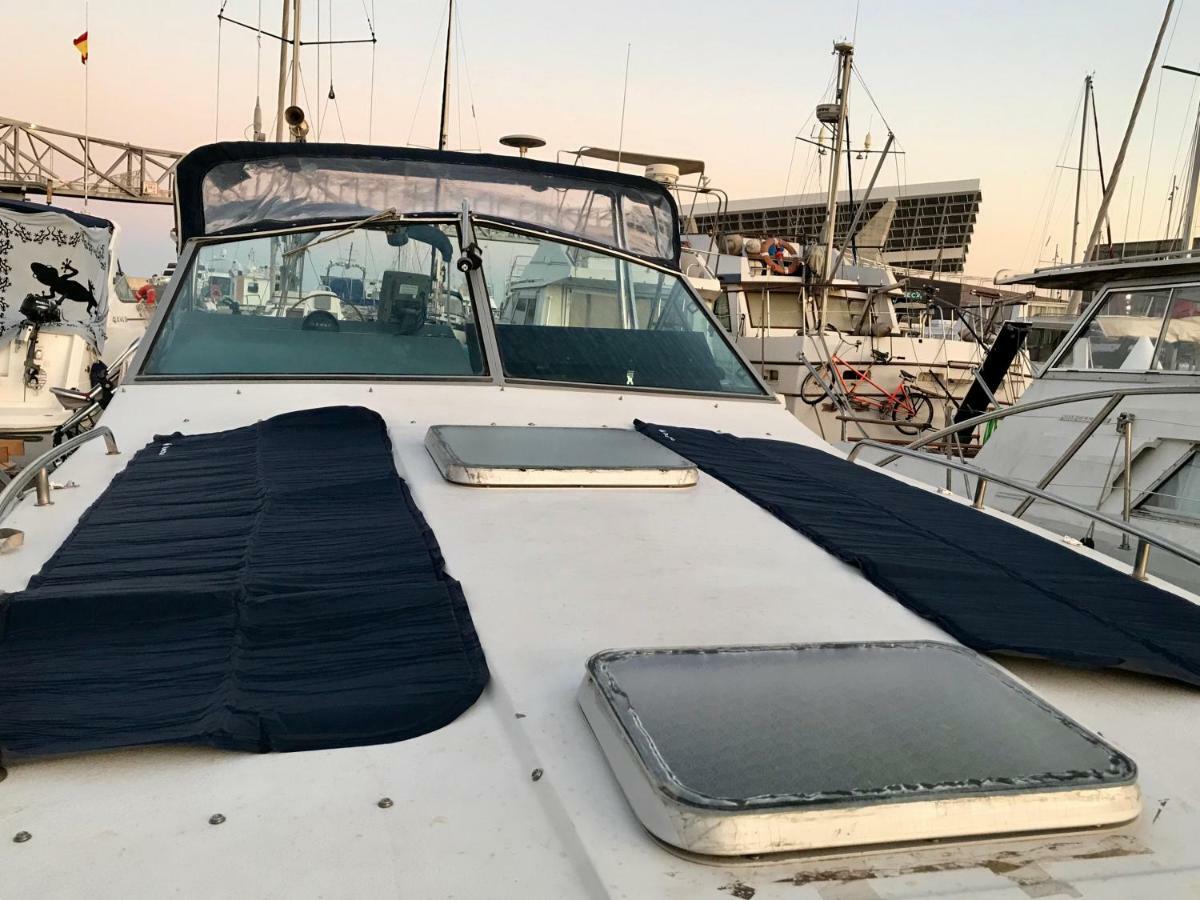 Yacht Experience Barcelona 호텔 산트 아드리아 데 베소스 외부 사진